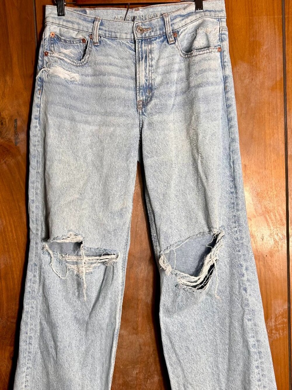 American Eagle Strigid Stove Pipe Jeans Women's 8 Short Light Wash Distressed